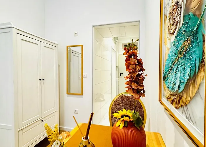 Cozy Apartment, 10-min To Matzleinsdorfer Platz Apartment *